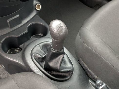 Used 2017 Nissan Versa S image 22