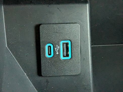 Used 2023 Ford F150 Lariat image 23