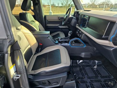 Used 2022 Ford Bronco Wildtrak image 7