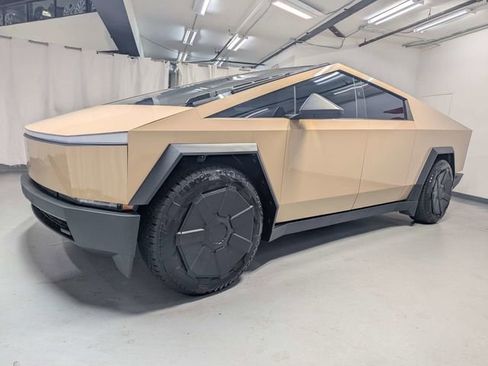Used 2024 Tesla Cybertruck AWD Crew Cab image 5