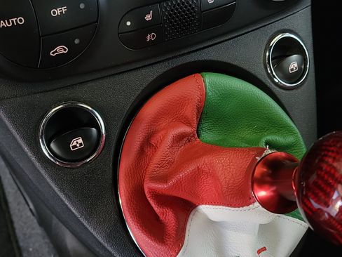 Used 2013 FIAT 500 Abarth w/ Beats Audio Pkg FWD image 15