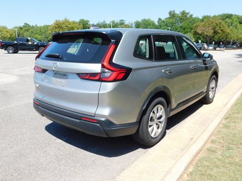 Used 2023 Honda CR-V LX image 4