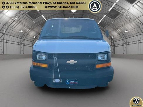 Used 2016 Chevrolet Express 2500 RWD image 8