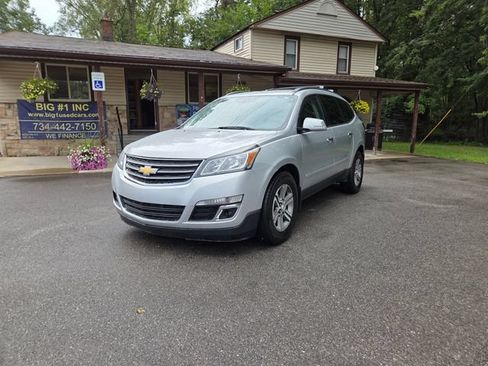 Used 2017 Chevrolet Traverse LT AWD/4WD image 1