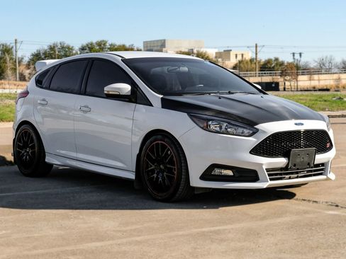 Used 2018 Ford Focus ST image 7