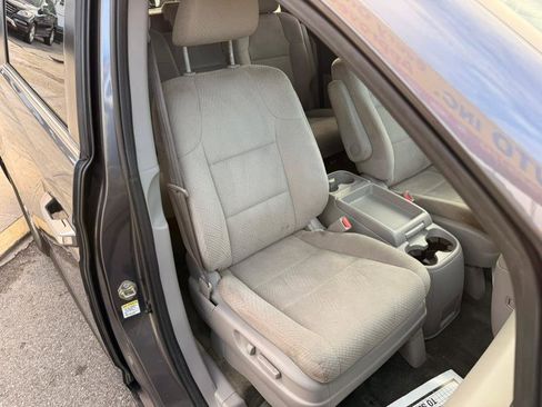Used 2016 Honda Odyssey SE image 8