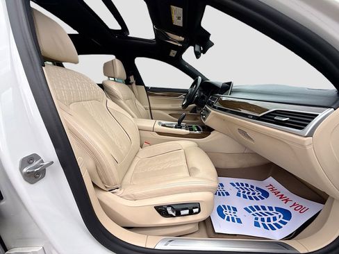 Used 2018 BMW 740i xDrive image 29