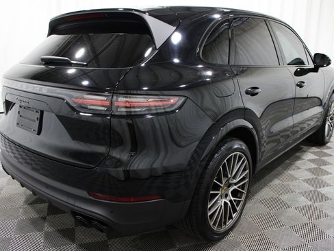 Used 2023 Porsche Cayenne Platinum Edition AWD/4WD image 30
