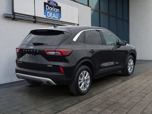 Used 2024 Ford Escape Active AWD/4WD image 3