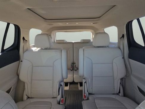 Used 2023 GMC Acadia Denali w/ Denali Technology Package image 39