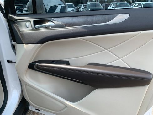 Used 2018 Lincoln MKC Reserve w/ Lincoln MKC Climate Package FWD image 21