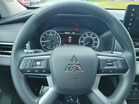 New 2026 Mitsubishi Outlander ES FWD image 22