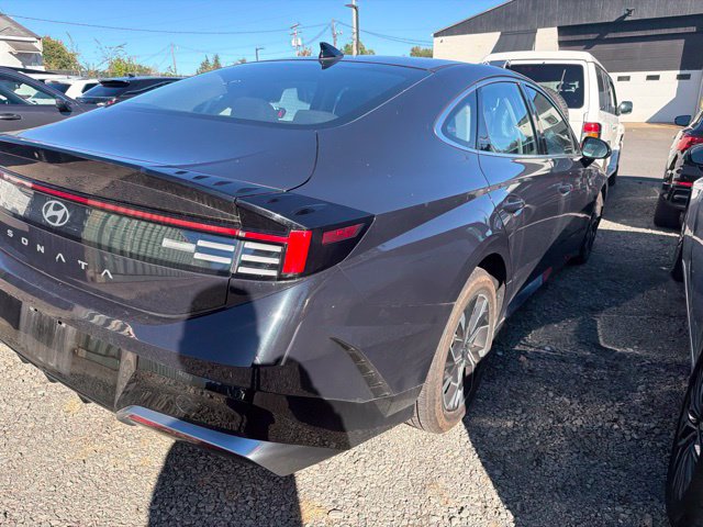 Used 2024 Hyundai Sonata SEL FWD image 3