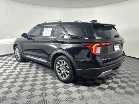 Used 2025 Ford Explorer Platinum RWD image 5
