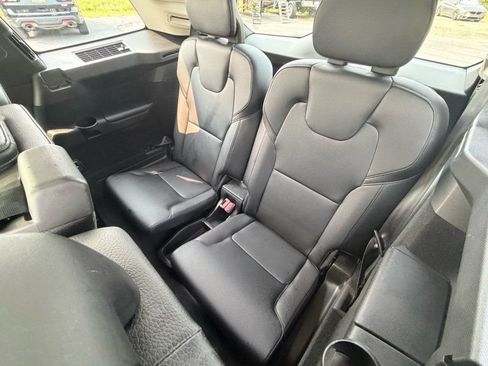 Used 2018 Volvo XC90 T6 Momentum w/ Convenience Package AWD/4WD image 17