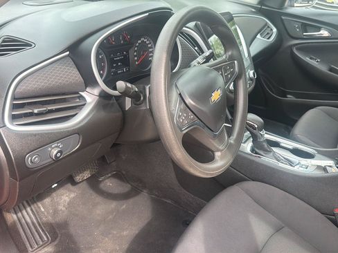 Used 2023 Chevrolet Malibu LT FWD image 15