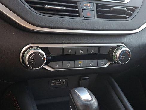 Certified 2022 Nissan Altima 2.5 SR image 16