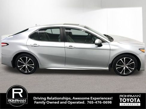 Used 2020 Toyota Camry SE image 7