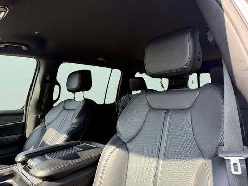 Used 2024 Jeep Wagoneer Series II w/ Flexible Seating Group image 35