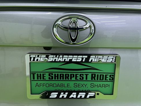 Used 2021 Toyota RAV4 LE FWD image 13