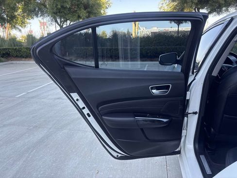 Used 2018 Acura TLX w/ Technology Package FWD image 11