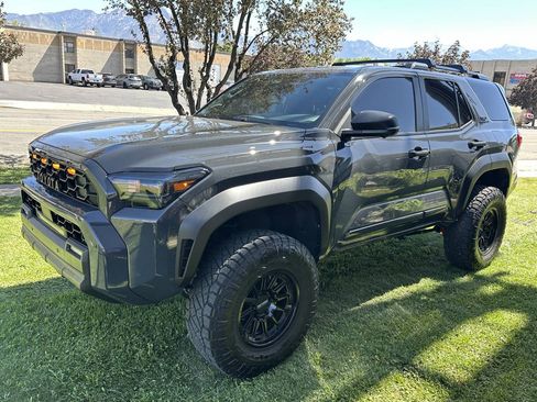 Used 2025 Toyota 4Runner TRD Off-Road Premium w/ Tow Technology Package AWD/4WD image 11