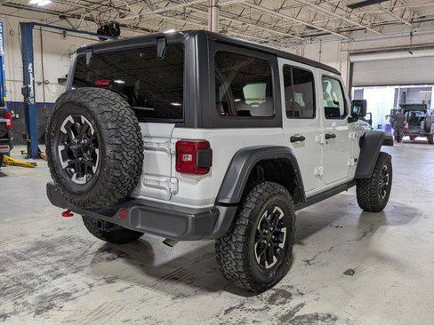 Certified 2025 Jeep Wrangler Unlimited Rubicon AWD/4WD image 4