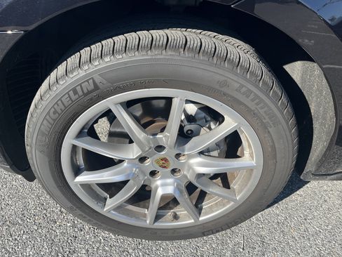 Used 2017 Porsche Macan S image 10