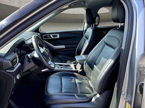 Used 2023 Ford Explorer XLT w/ Equipment Group 202A image 23