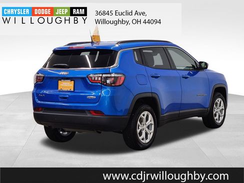 Used 2024 Jeep Compass Latitude image 8