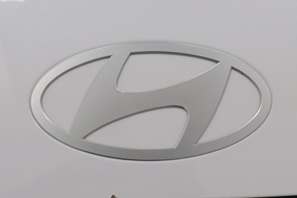 Used 2025 Hyundai Sonata Limited FWD image 12