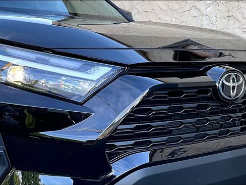 Used 2025 Toyota RAV4 XLE Premium FWD image 30