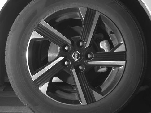 Used 2025 Nissan Sentra SV FWD image 13