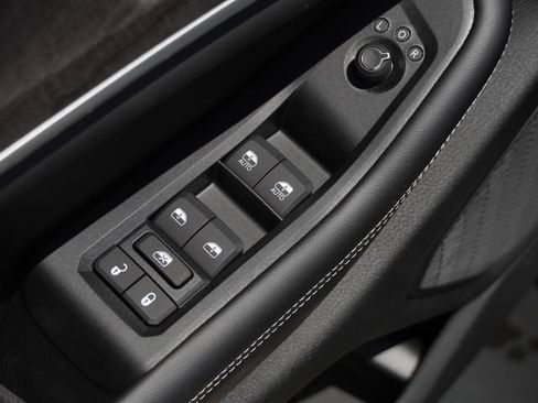 New 2026 Jeep Grand Cherokee Altitude AWD/4WD image 21