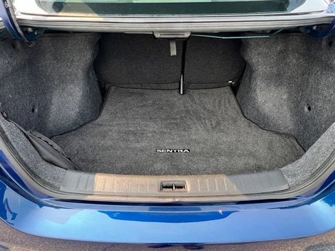 Used 2019 Nissan Sentra SV w/ Special Edition Package FWD image 11