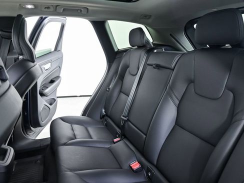 Certified 2023 Volvo XC60 B5 Plus w/ Climate Package AWD/4WD image 21
