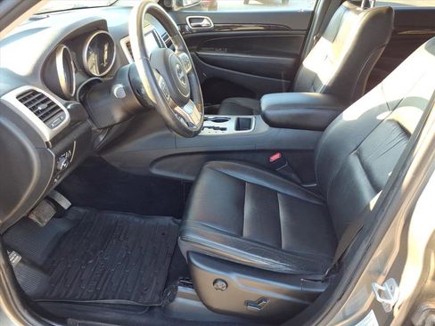 Used 2013 Jeep Grand Cherokee Laredo image 5
