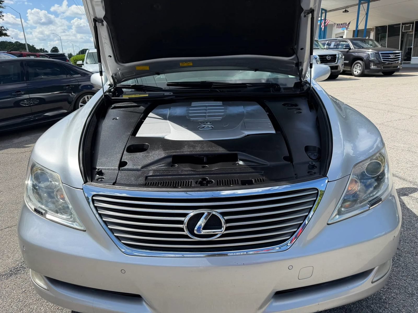 Used 2007 Lexus LS 460 L w/ Luxury Pkg RWD image 46