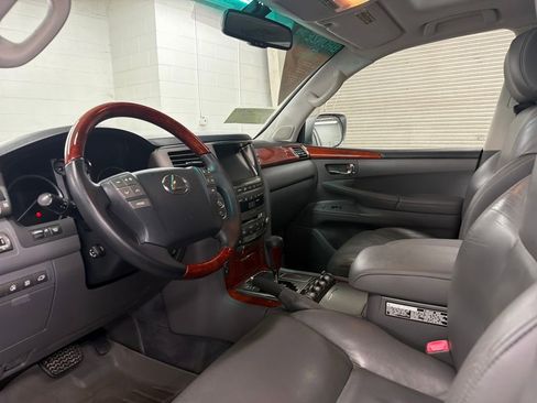 Used 2010 Lexus LX 570 4WD image 4