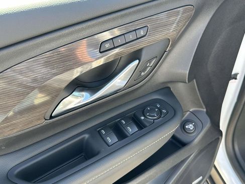 Used 2024 GMC Terrain Denali w/ Denali Premium Package image 19