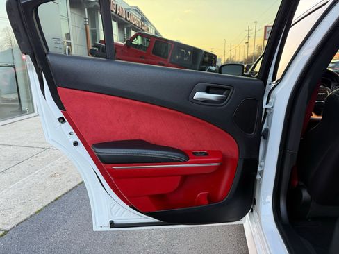 Used 2016 Dodge Charger SRT w/ Harman/Kardon Audio Group image 40