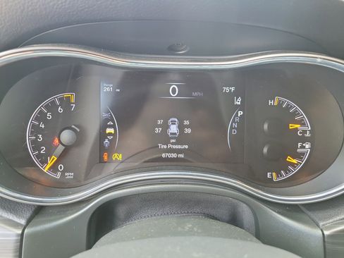 Used 2021 Jeep Grand Cherokee Limited image 23