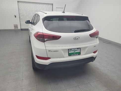 Used 2017 Hyundai Tucson SE AWD/4WD image 6