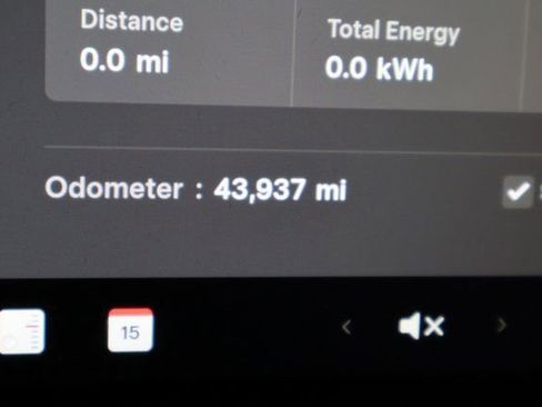 Used 2023 Tesla Model Y Performance image 16