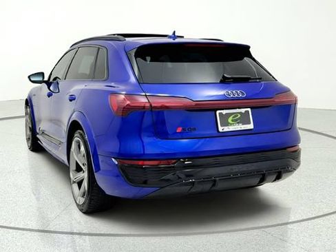 Used 2024 Audi Q8 e-tron Premium Plus AWD/4WD image 7