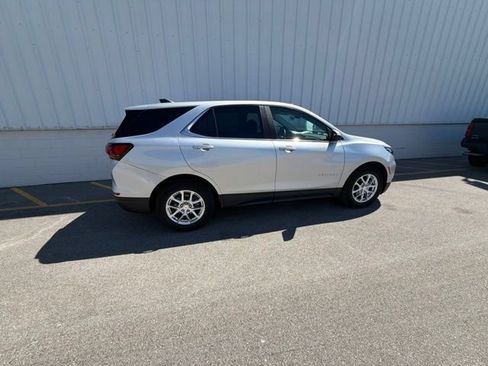 Used 2022 Chevrolet Equinox LT w/ Driver Convenience Package FWD image 5