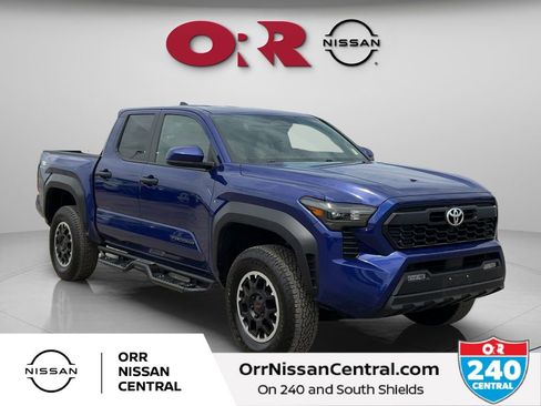Used 2024 Toyota Tacoma TRD Off-Road AWD/4WD image 3