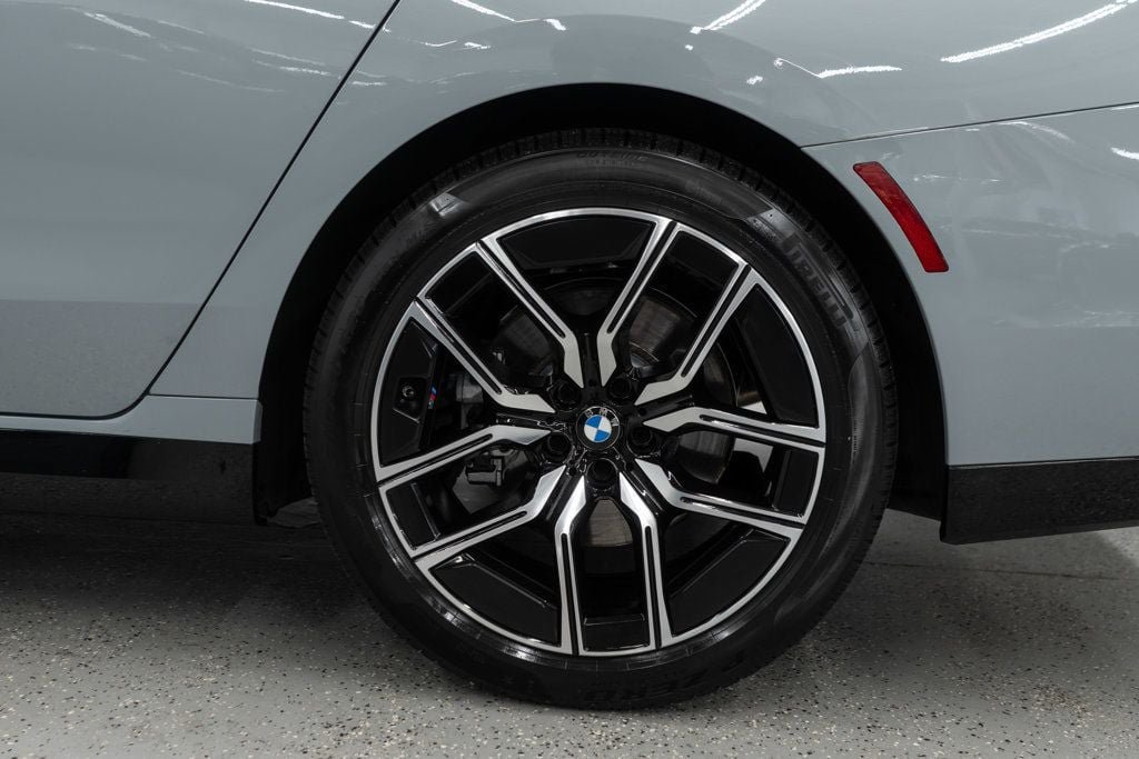 Used 2026 BMW 740i xDrive AWD/4WD image 46