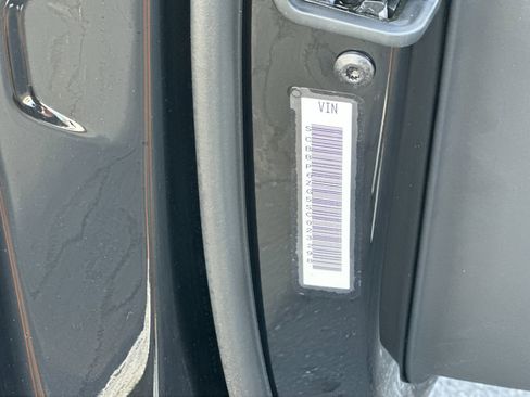 New 2025 Bentley Flying Spur Plug-In Hybrid image 31