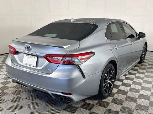 Used 2019 Toyota Camry SE image 7